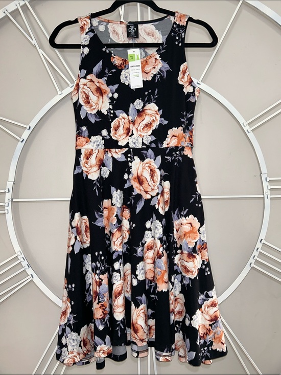 Agnes & Dora Dresses & Skirts - NWT Agnes & Dora Fit and Flare Mini Dress with Peach and Cream Roses